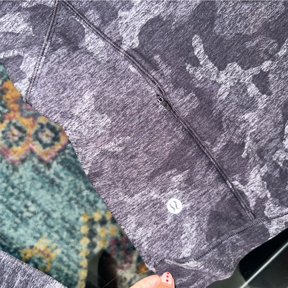 Lululemon long sleeve - Picture 7 of 7